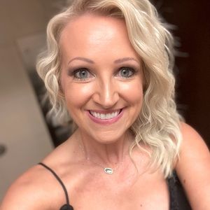 Meet your Posher, Becky